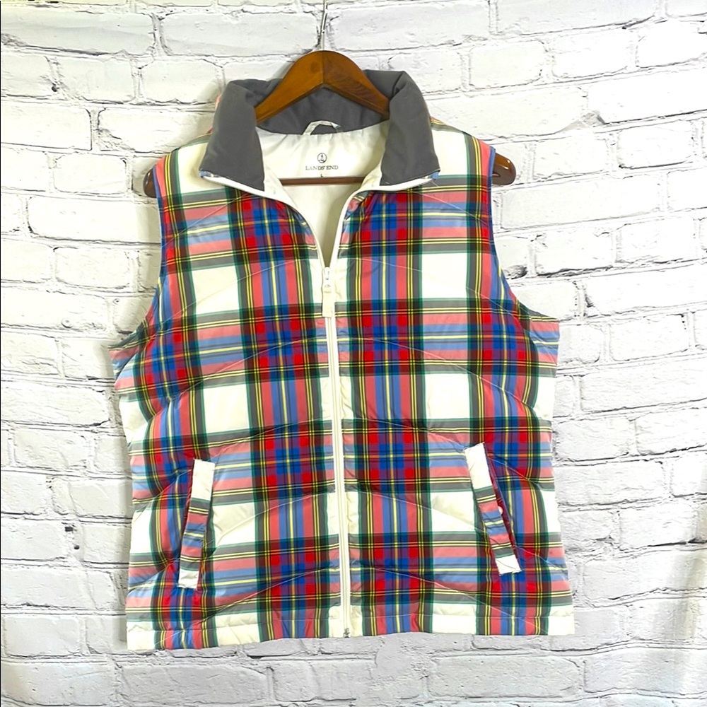 Lands’ End Red Green White Christmas Plaid Puffer Vest Size Large